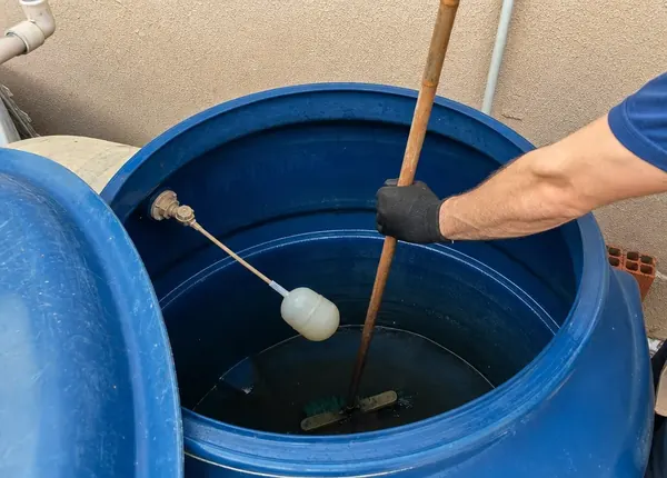Limpeza e higienização de caixa d'água Profissional de serviços hidráulicos em Goiânia